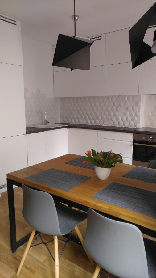 Stylowy 2-Pokojowy Apartament 5 Min. Od Rynku Βρότσλαβ Εξωτερικό φωτογραφία